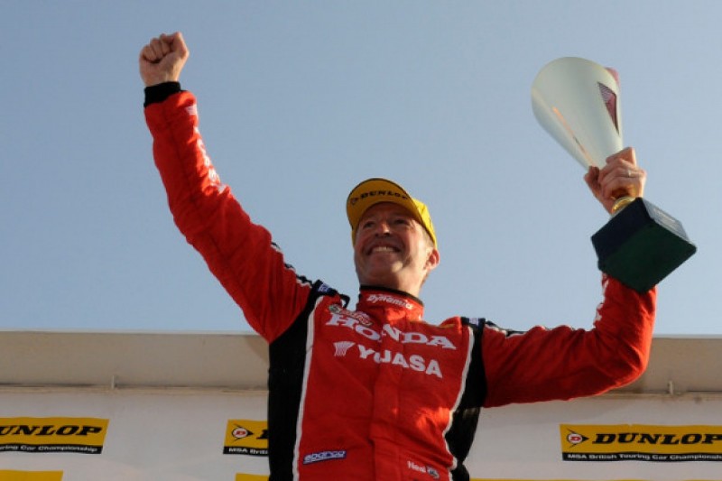 Knockhill BTCC: Matt Neal snatches race three win from Adam Morgan