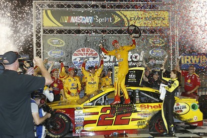 Bristol NASCAR: Joey Logano resists Kevin Harvick for victory