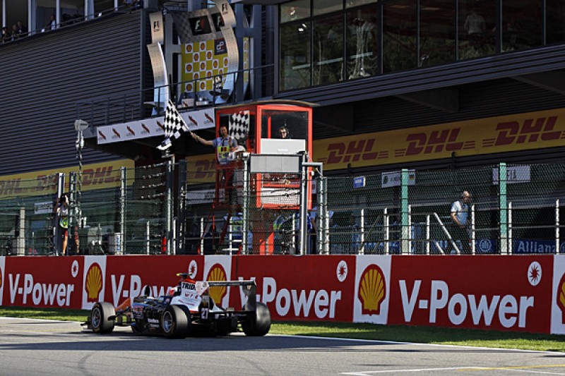 Spa GP3: Luca Ghiotto beats Esteban Ocon to race two win