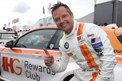 Knockhill BTCC: Andy Priaulx wins frantic pole fight for WSR BMW