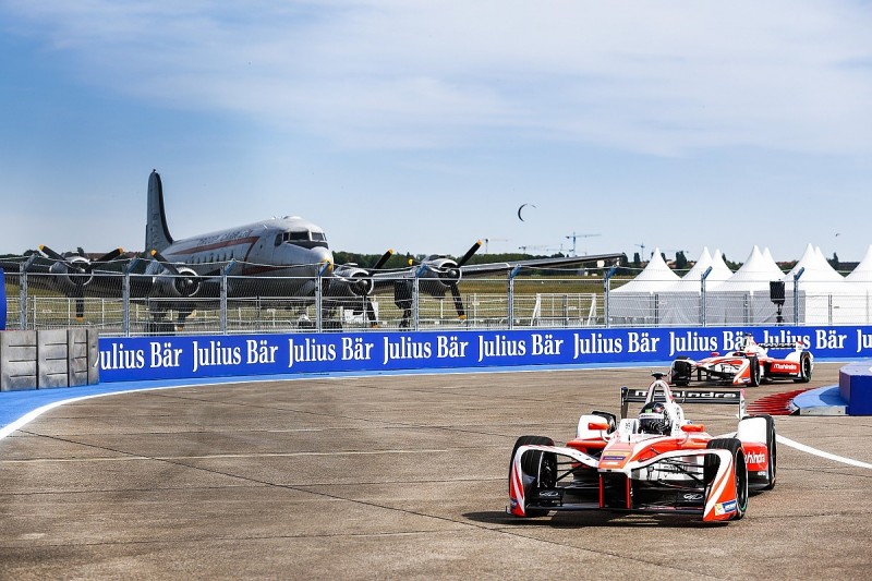 Formula E Berlin: Nick Heidfeld leads Mahindra one-two in practice