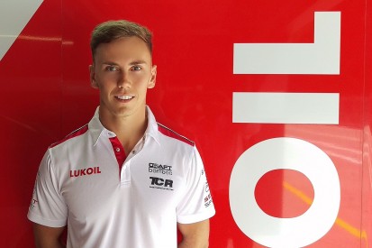 Daniel Lloyd switches to TCR after splitting with MG BTCC team