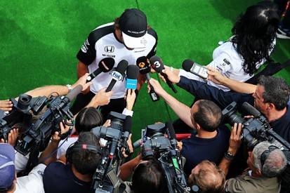 Fernando Alonso welcomes new Formula 1 radio limits for 2016