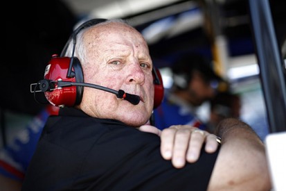 AJ Foyt to miss last two IndyCar races of 2015 after knee surgery