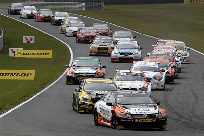 BTCC Snetterton: Colin Turkington wins chaotic second race