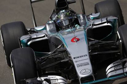 Nico Rosberg not happy with feeling of his brakes in F1