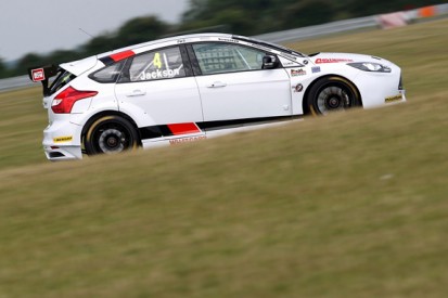 Returning Ford squad Motorbase tops BTCC tyre test at Snetterton
