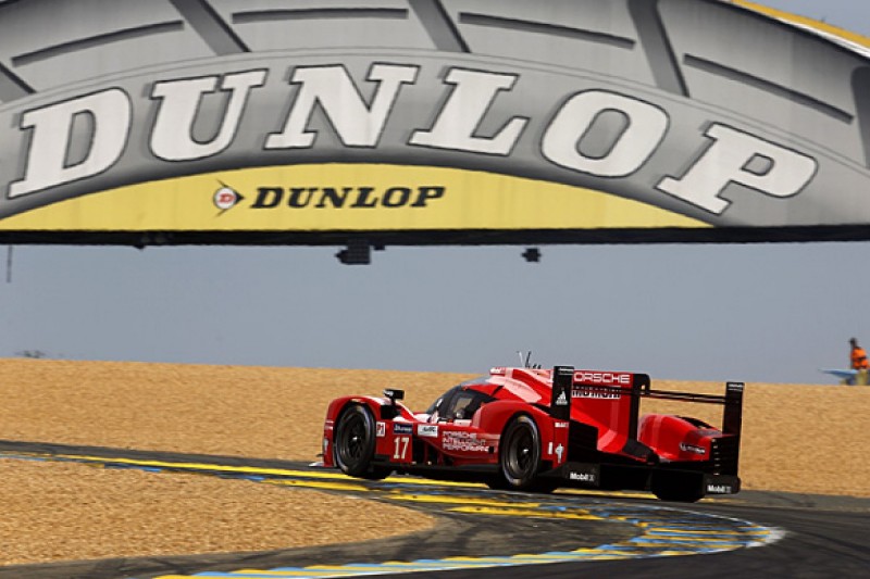 Le Mans 24 Hours: Porsche still leads after long safety car period