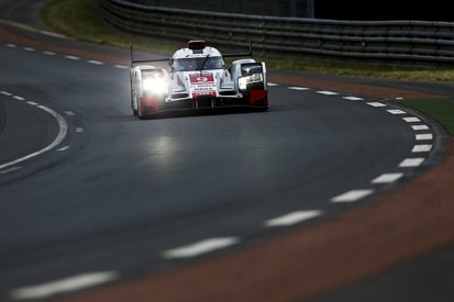 Le Mans 24 Hours: Audi moves ahead in battle with Porsche
