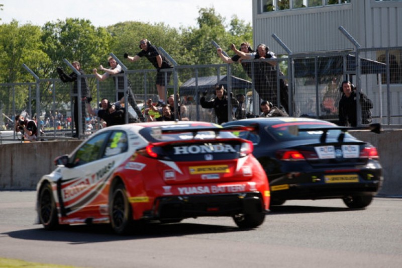 Oulton Park BTCC: Jason Plato pips Gordon Shedden to second win