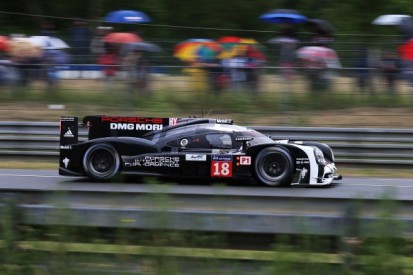 Le Mans 24 Hours test day: Porsche's Jani leads wet first session