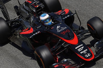 Fernando Alonso says McLaren's first 2015 F1 points "very possible"