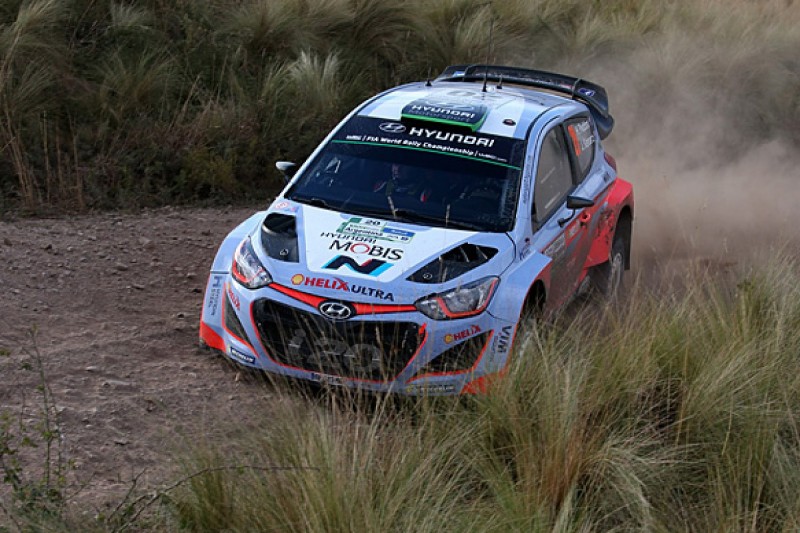 WRC Rally Argentina: Spectators hurt as Paddon's Hyundai crashes
