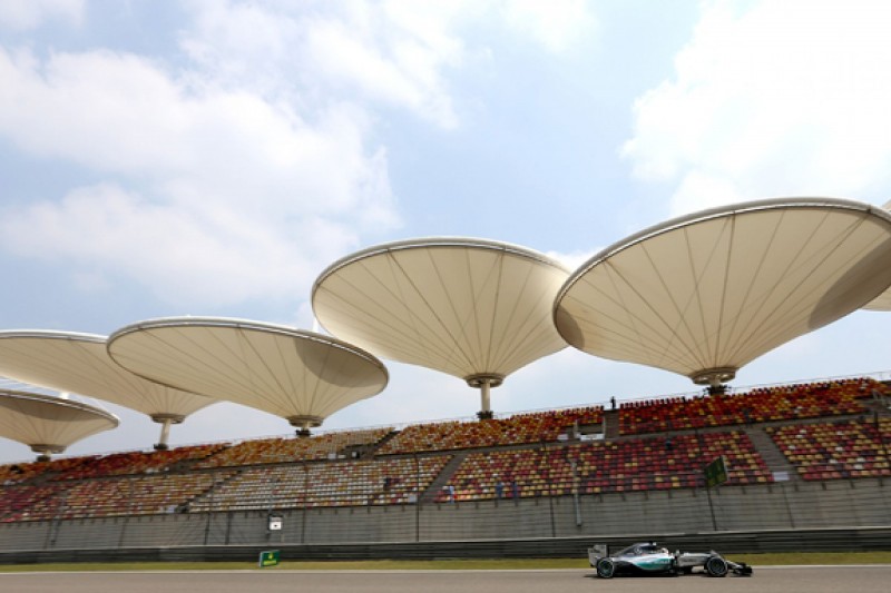 F1 Chinese GP: Hamilton leads Raikkonen in eventful second practice