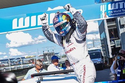 WTCC Argentina: Sebastien Loeb holds off Jose Maria Lopez for win