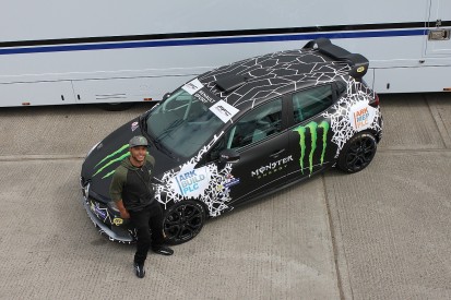 Nicolas Hamilton makes racing return in the Renault UK Clio Cup