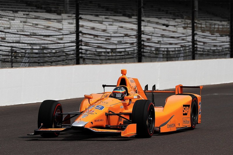 Fernando Alonso completes Indy 500 rookie orientation