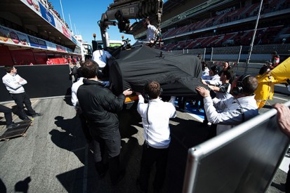 Barcelona F1 test: Alonso to stay in hospital after concussion