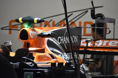 McLaren fits aggressive F1 T-wing design at Chinese GP