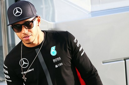 Mercedes: No alarm over Lewis Hamilton's lack of 2016 F1 deal