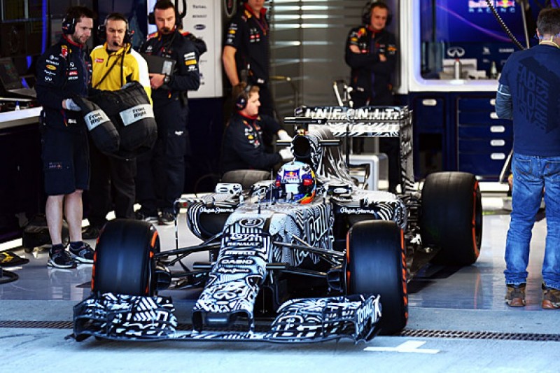 Mercedes' F1 test form not intimidating says Red Bull's Ricciardo