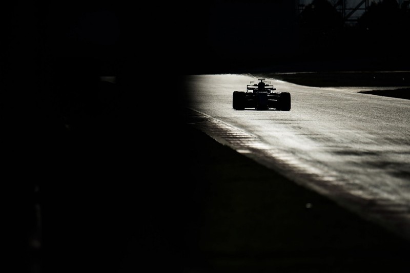 FIA begins F1 suspension system checks, one team making changes