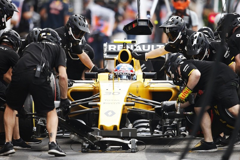 Renault could reduce size of F1 engine team in France during 2017