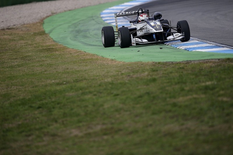 Pedro Piquet sticks with Van Amersfoort Racing for 2017 Euro F3