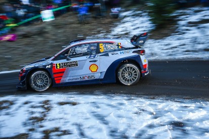 WRC Monte Carlo Rally: Neuville leads after Ogier and Meeke dramas