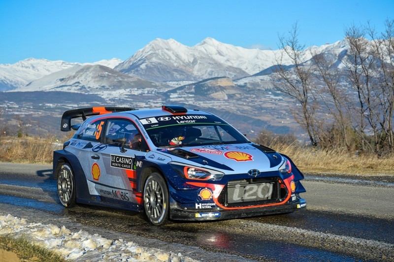 WRC Monte Carlo Rally: Neuville leads as Ogier starts cutting gap