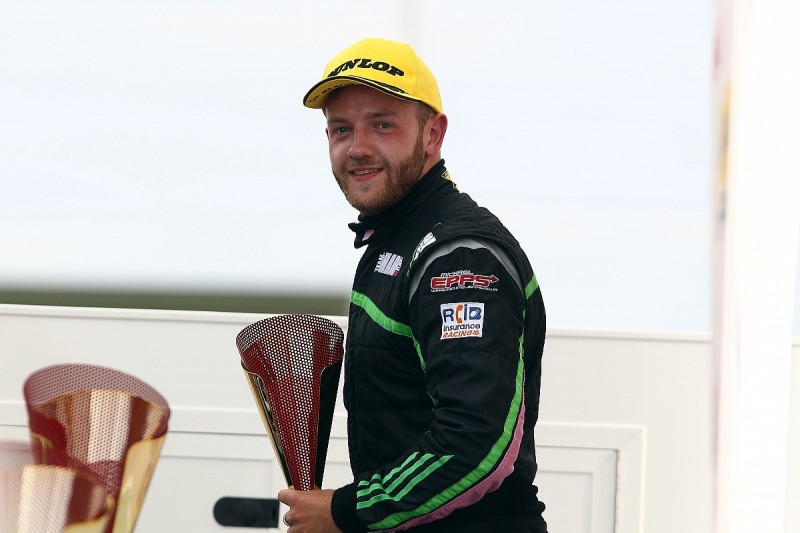 Michael Epps gets Team Hard Volkswagen seat for 2017 BTCC
