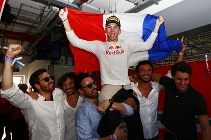Abu Dhabi GP2: Red Bull's Gasly clinches title as Lynn wins finale