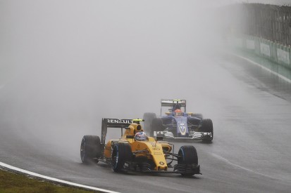 Jolyon Palmer 'couldn't see' in Brazilian GP F1 clash with Kvyat