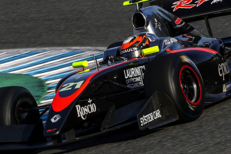 Jerez FV8 3.5: Renault junior Jack Aitken grabs pole on debut