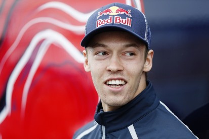 Toro Rosso F1 team keeps Daniil Kvyat for 2017 season