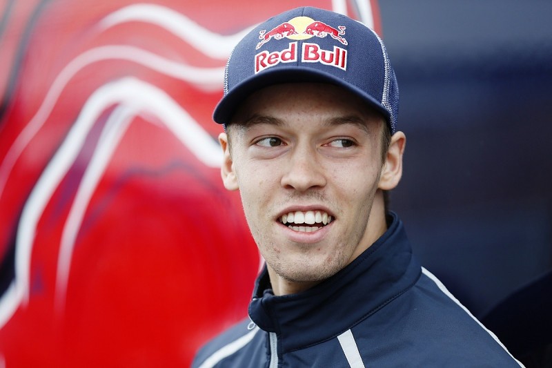 Toro Rosso F1 team keeps Daniil Kvyat for 2017 season