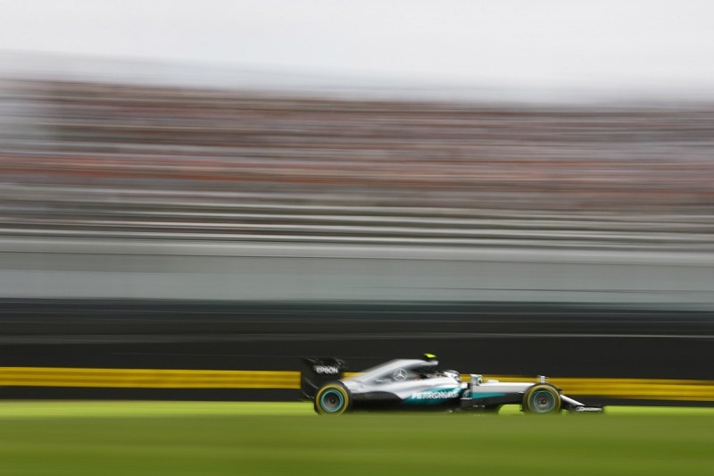 Japanese GP: Nico Rosberg outshines Lewis Hamilton in practice one