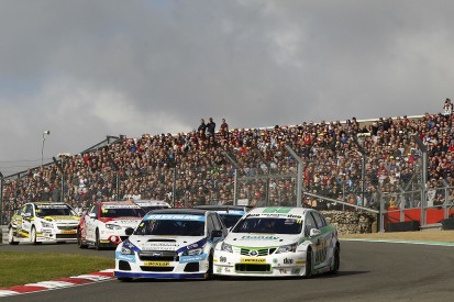Brands Hatch BTCC: Turkington wins race one to boost title hopes