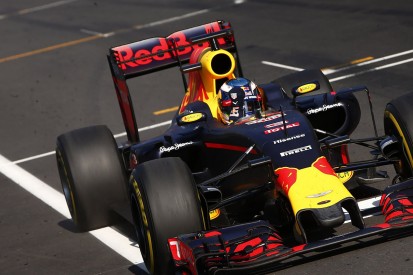 Daniel Ricciardo wins F1 Malaysian GP as Lewis Hamilton retires