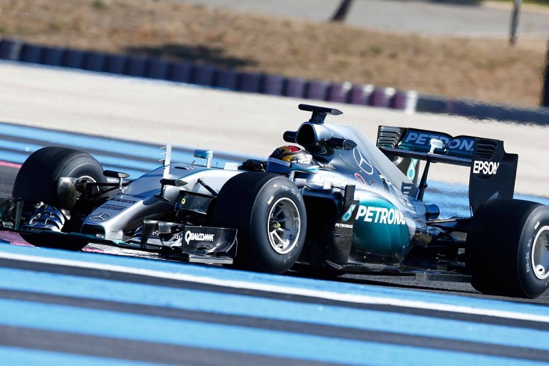 Pirelli concerned about low 2017 F1 test car downforce levels