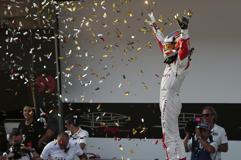 WTCC Shanghai: Dominant eighth win of 2016 for Jose Maria Lopez