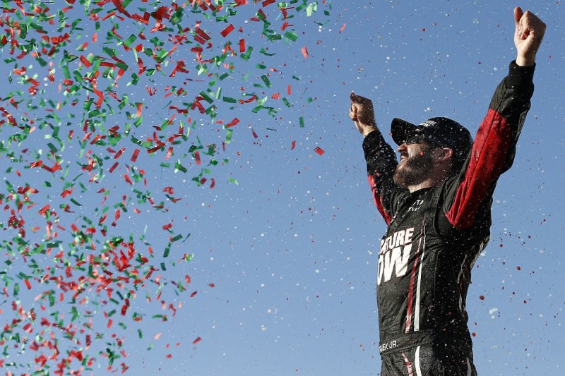 Chicagoland NASCAR: Martin Truex Jr grabs win in Chase opener