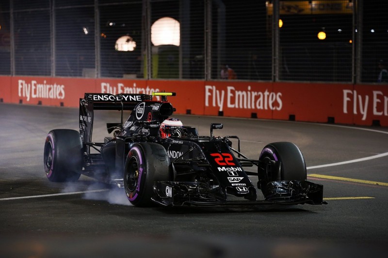 Jenson Button rues 'tiny tap' that cost him Singapore GP Q3 place