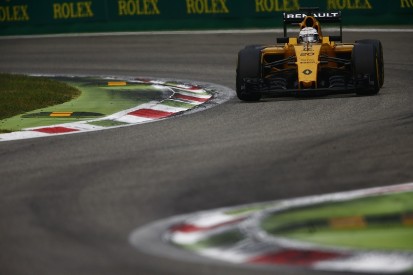 Drivers in dark as Renault delays 2017 Formula 1 line-up decision