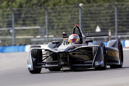Jean-Eric on top in Formula E test with customer Renault power