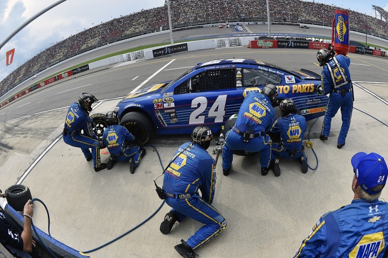 Chase Elliott feels he let his team down losing Michigan NASCAR win