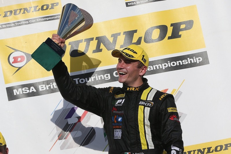 Aron Smith becomes 12th winner of 2016 BTCC season at Rockingham