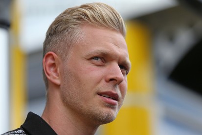 Renault F1 driver Magnussen won't 'beg' for second season with team