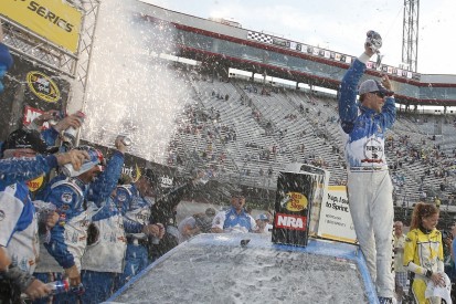 Bristol NASCAR Sprint Cup: Kevin Harvick wins wild, delayed race