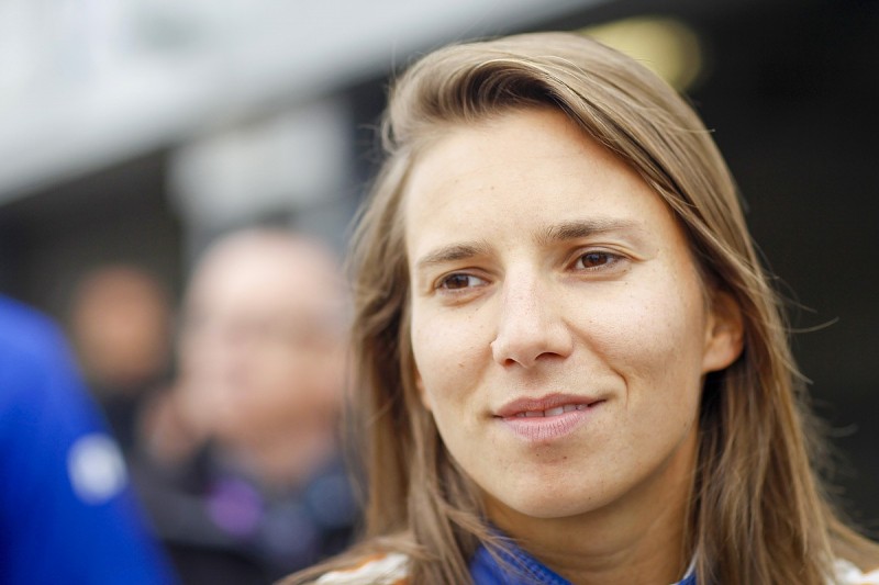 Australian Supercars series pushing to get Simona de Silvestro for 2017